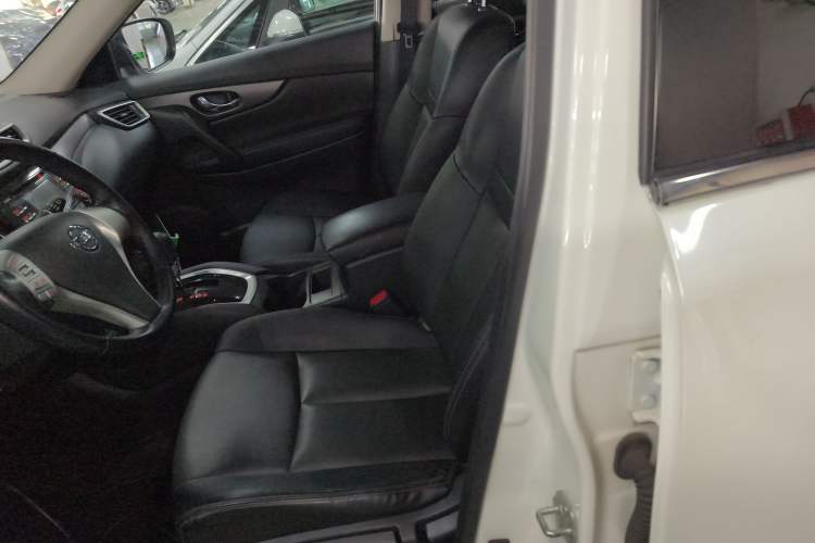 Used Nissan X-Trail 2015 2.0L CVT Comfort MAX Edition 2WD