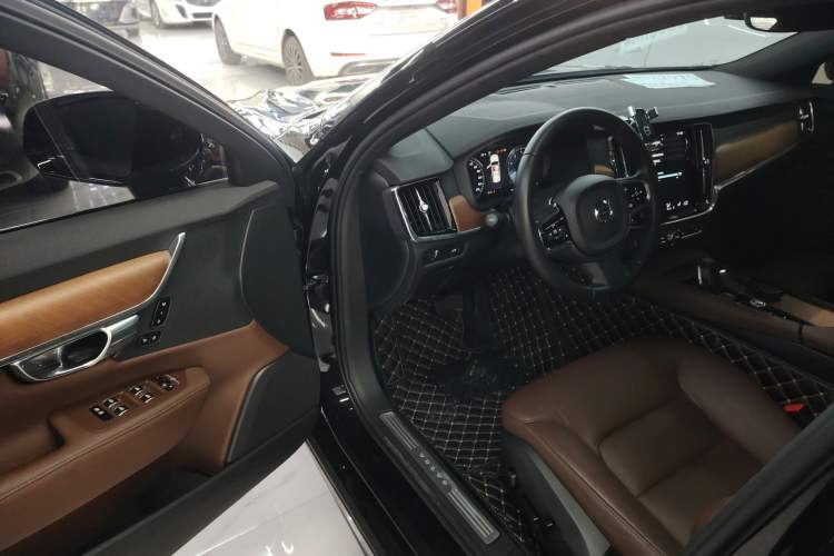 Used Volvo S90 2021 B5 Zhiyi Luxury Edition
