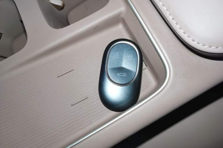 Used Nio ES8 2024 75 kWh Executive Edition
