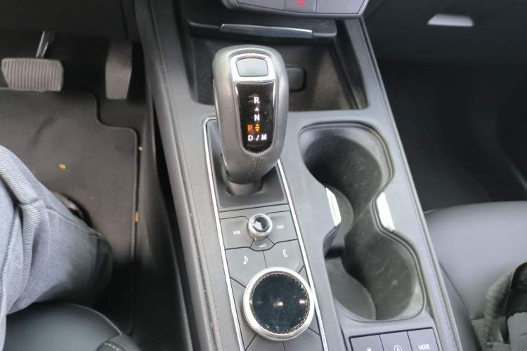 Used Cadillac XT4 2018 28T Two-Wheel Drive Tech Version