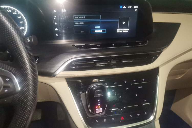 Used Buick GL8 2022 ES Landtrek 653T Luxury Edition