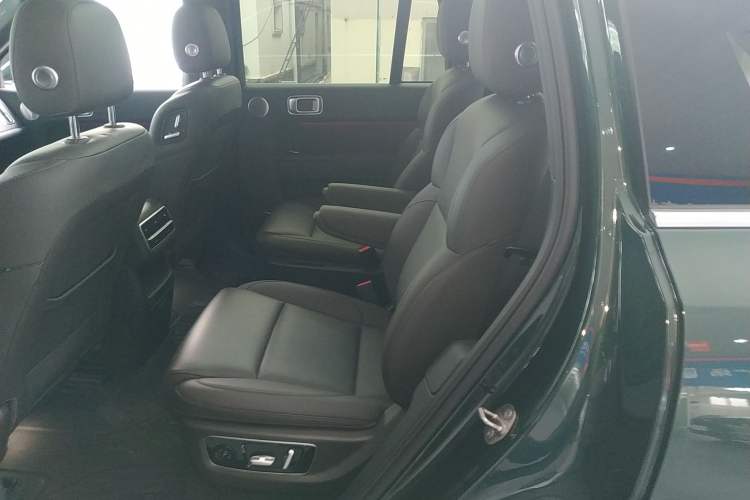 Used Li Auto L8 2023 Pro Model
