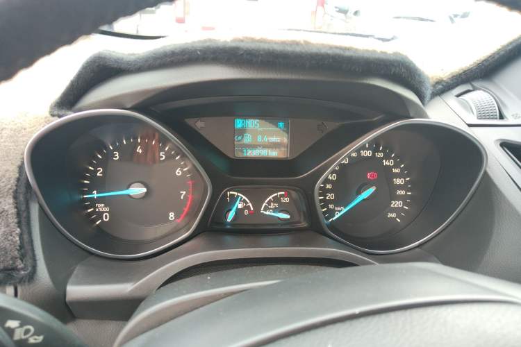 Used Ford Kuga 2017 EcoBoost 180 Two-Wheel-Drive Tiger Leap Model
