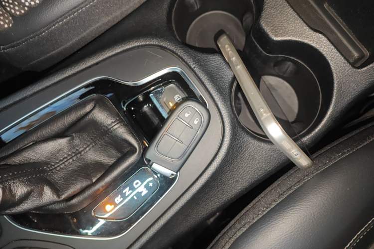 Used  Cherokee 2020 2.0T Two-Wheel Drive Leading Edition