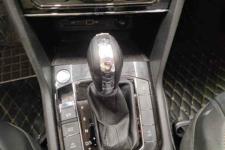 Used Volkswagen Tharu 2020 280TSI Two-Wheel Drive Luxury Plus Version China VI Standard
