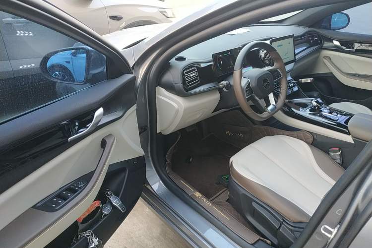 Used BYD Qin PLUS 2024 HONOR Edition DM-i 55KM Leading Model
