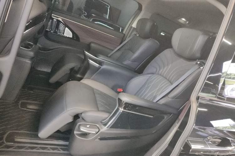 Used GAC Trumpchi M8 2024 Master Series Super Hybrid Edition
