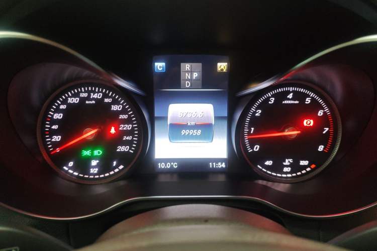 Used Mercedes-Benz GLC 2019 Facelift GLC 260 L 4MATIC Luxury Model
