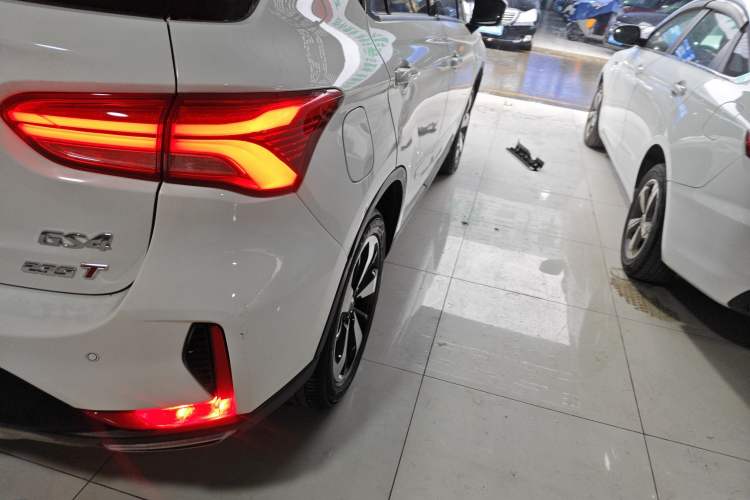 Used GAC Trumpchi GS4 2018 235T Automatic Two-Wheel Drive Luxury Smart Connectivity Millionth Anniversary Edition
