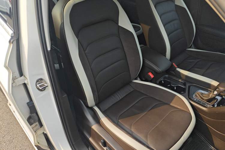 Used Volkswagen Tiguan L 2017 330TSI Automatic Two-Wheel Drive Luxury Edition
