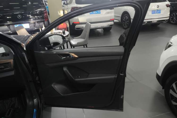 Used Volkswagen Tharu 2020 280TSI Two-Wheel Drive Luxury Edition China VI Standard
