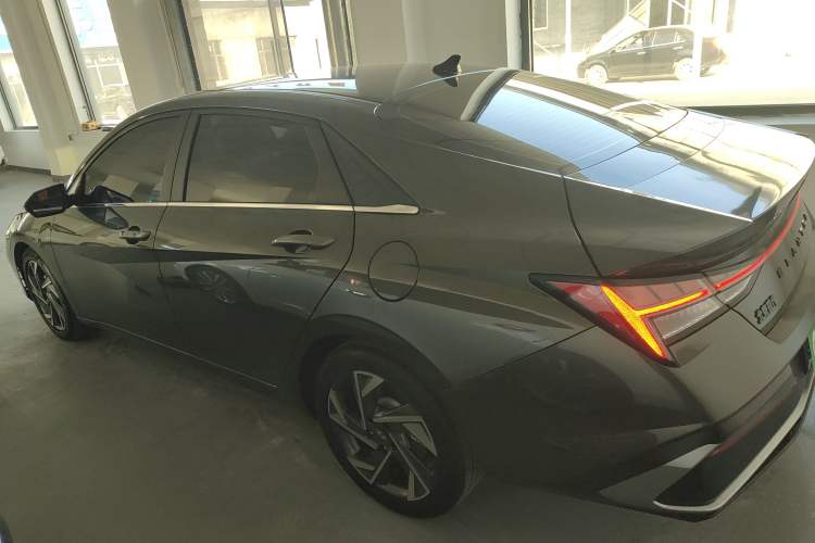 Used Hyundai Elantra 2023 1.5L CVT LUX Prestige Edition