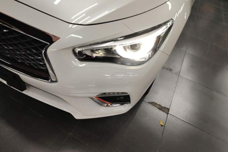 Used Infiniti Q50L 2018 2.0T Enjoyment Version China VI Standard
