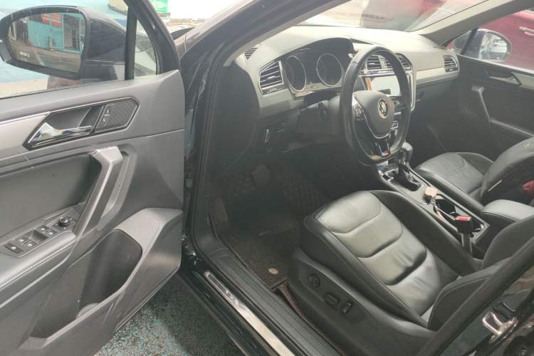 Used Volkswagen Tiguan L 2021 330TSI Automatic Two-Wheel Drive Smart Edition
