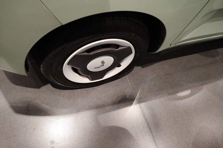 Used Wuling Hongguang MINIEV 2022 Macaron Premium Model – Lithium Iron Phosphate
