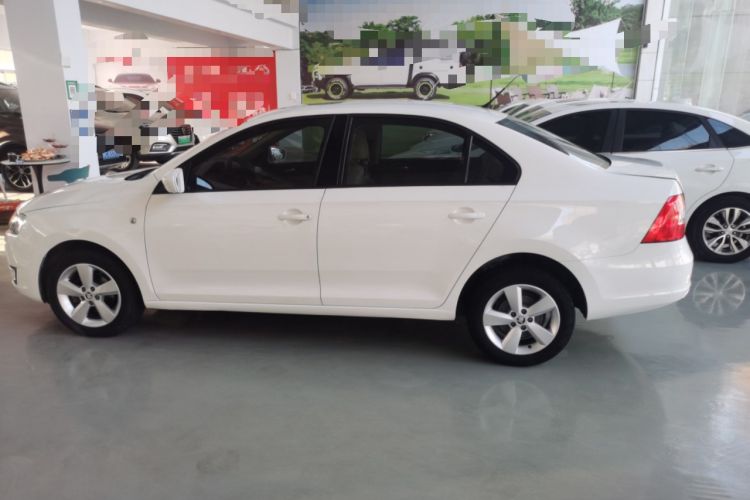 Used Skoda Rapid 2015 1.6L Automatic Smart Selection Model
