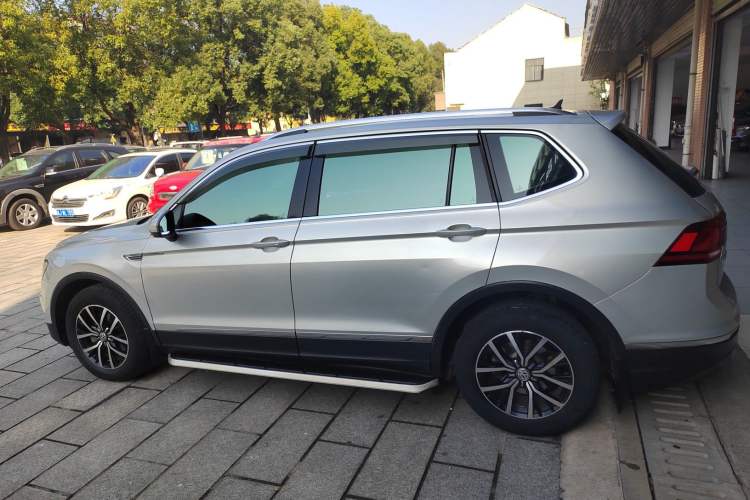 Used Volkswagen Tiguan L 2017 330TSI Automatic Two-Wheel Drive Luxury Edition
