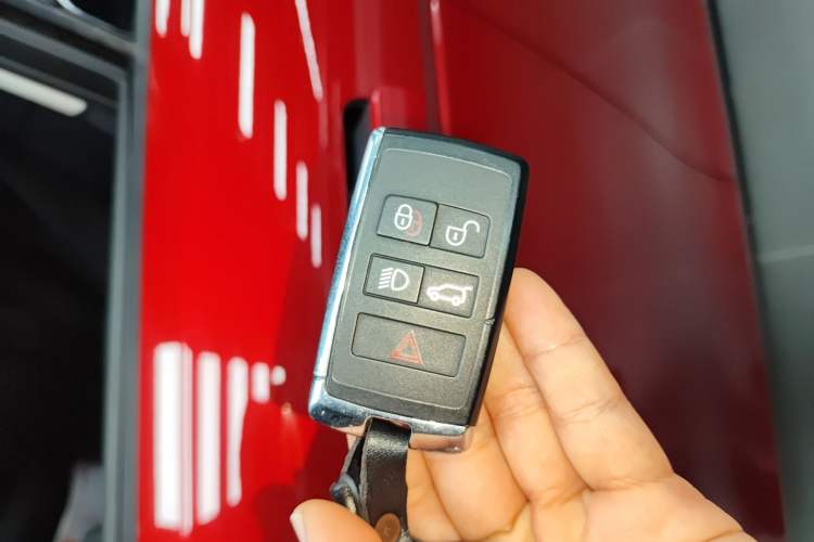 Used Land Rover Range Rover Evoque 2021 Range Rover Velar 249 PS R-Dynamic S Performance Edition
