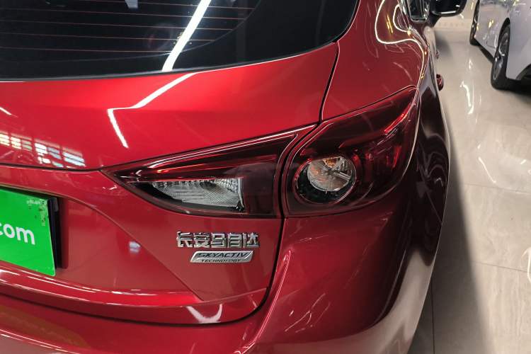 Used Mazda Mazda 3 Axela 2017 Hatchback 1.5L Automatic Comfort Model Emission Standard China V
