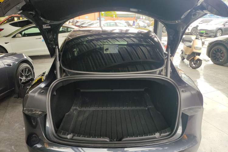 Used Tesla Model 3 2023 Rear-Wheel-Drive Version
