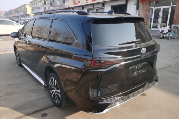 Used Toyota Granvia 2023 2.5L Hybrid Comfort Edition
