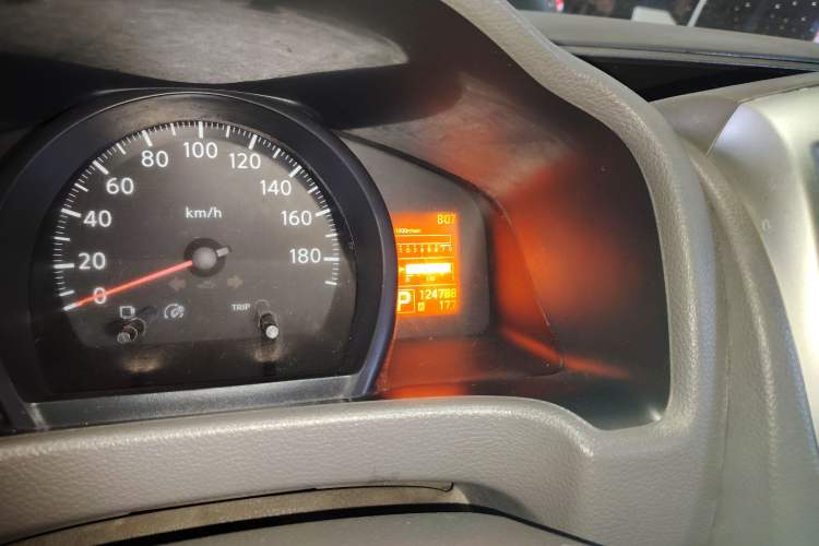 Used Nissan NV200 2014 1.6L CVT Luxury Model China IV Standard