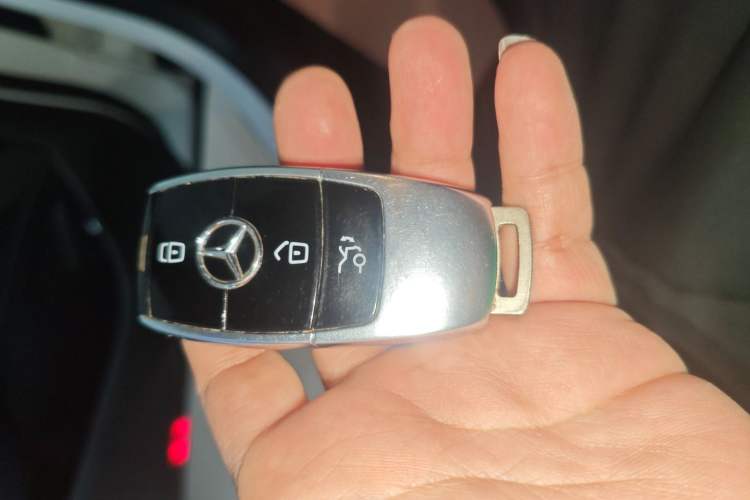 Used Mercedes-Benz E-Class 2016 E 300 L Stylish Model
