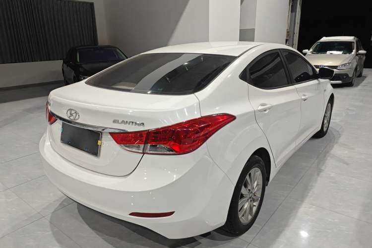 Used Hyundai Elantra 2015 1.6L Automatic Fashion Model
