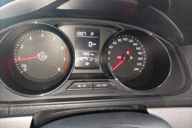 Used Volkswagen Lavida 2017 1.6L Automatic Comfort Edition
