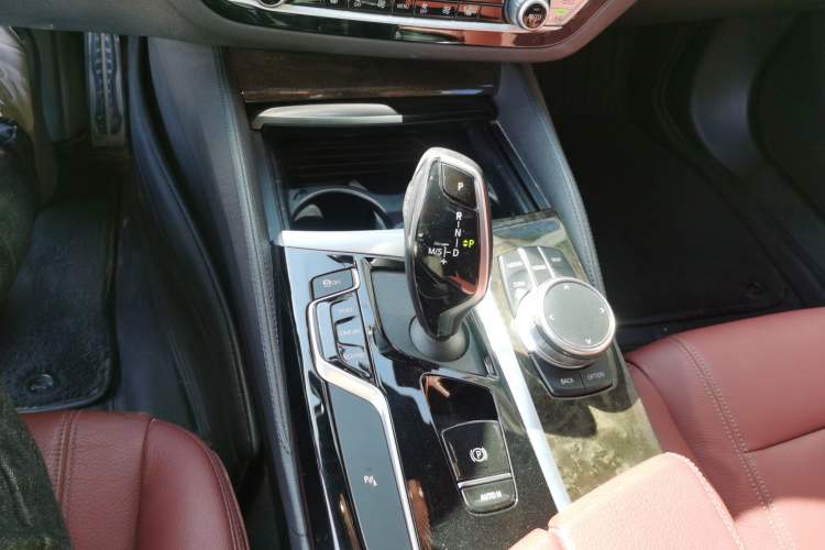 Used BMW 5 Series 2019 530Li Leading Model M Sport Package
