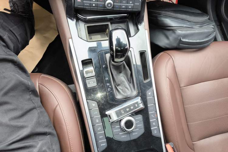 Used Wey VV7 2017 2.0T Flagship Edition
