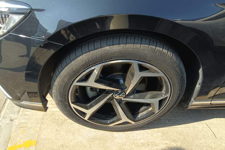 Used Volkswagen Magotan 2023 2 Million Units Limited Edition 330TSI DSG Leading Version
