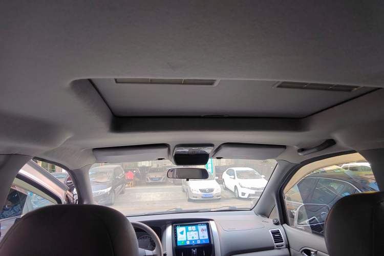 Used Dongfeng Shuaike 2012 2.0L Automatic Flagship 7-Seater
