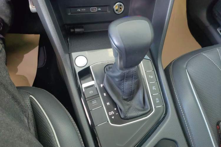 Used Volkswagen Tiguan L 2022 330TSI Automatic Two-Wheel Drive R-Line Enhanced Edition
