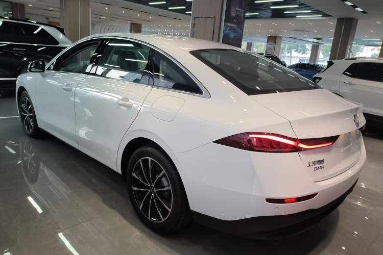 Used Roewe D7 2025 DMH 125km World Champion Edition
