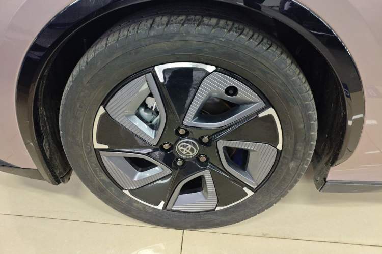 Used Toyota bZ3 2023 616 km Long-Range Premium
