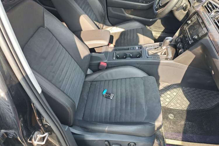 Used Volkswagen Magotan 2018 330TSI DSG Luxury Model
