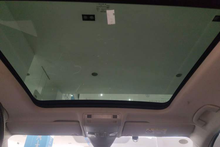 Used Volkswagen Tayron 2023 300TSI Two-Wheel-Drive Luxury Plus Advanced Edition
