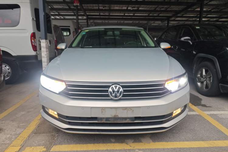 Used Volkswagen Magotan 2018 330TSI DSG Advanced Model
