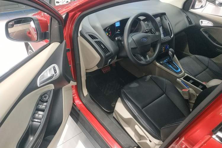 Used Ford Focus 2017 Sedan 1.6L Automatic Comfort Plus SmartDrive Edition