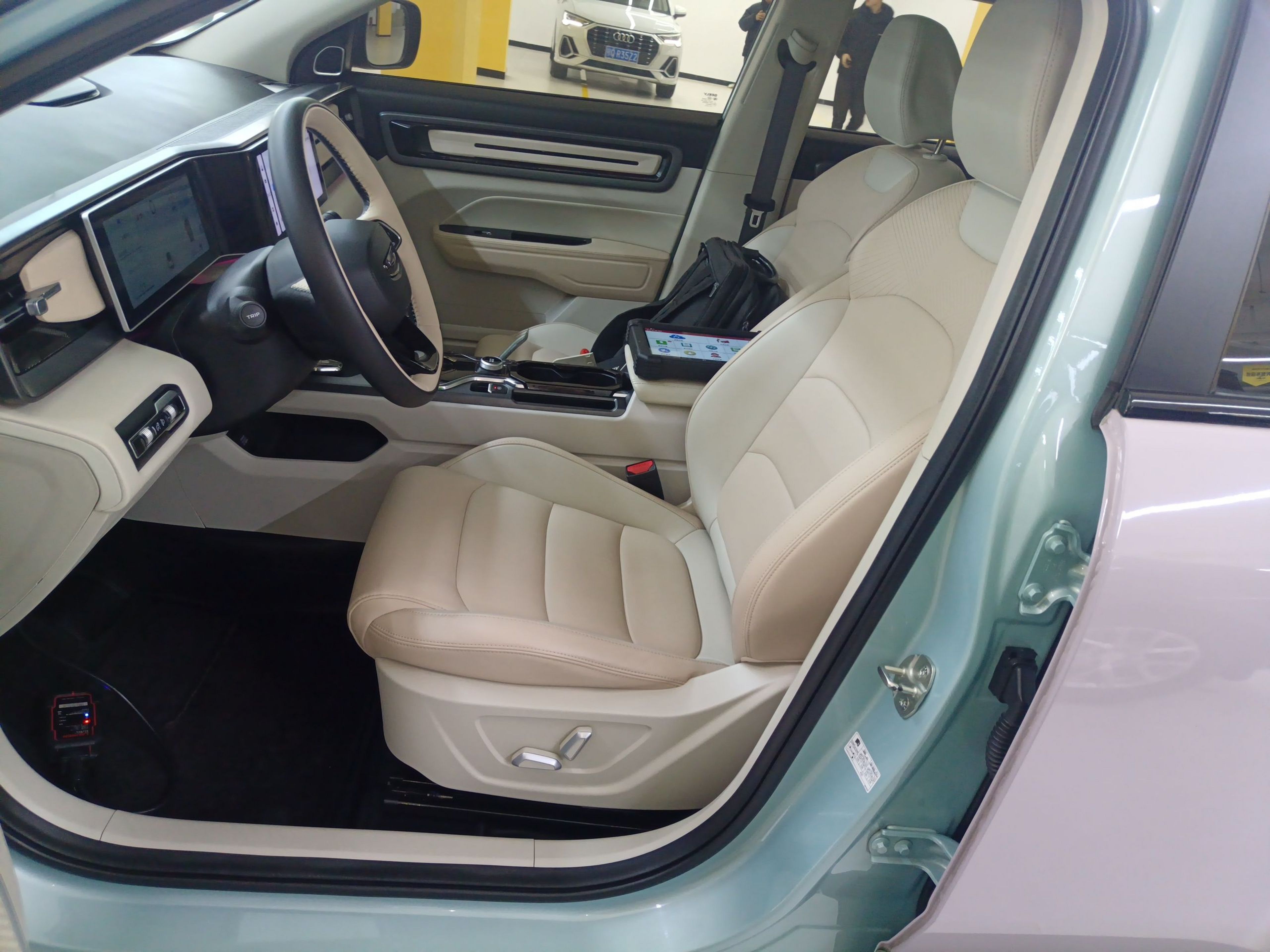 Переднее сиденье в автомобиле