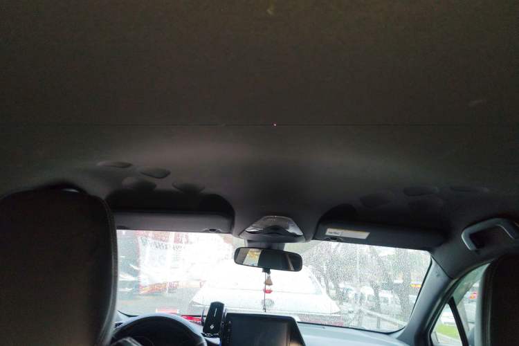 Used Toyota IZOA 2018 2.0L Yichi Version China VI Standard
