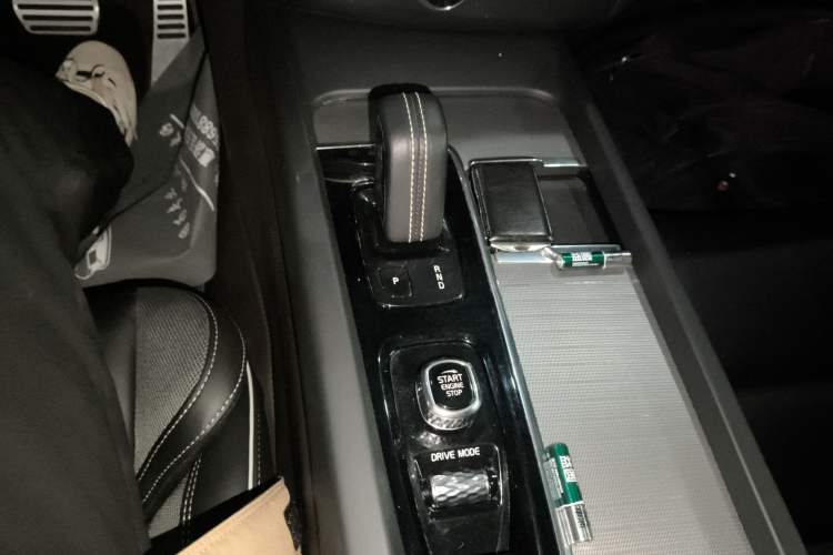 Used Volvo XC60 New Energy 2021 T8 E-Drive Hybrid Smart & Dynamic Edition