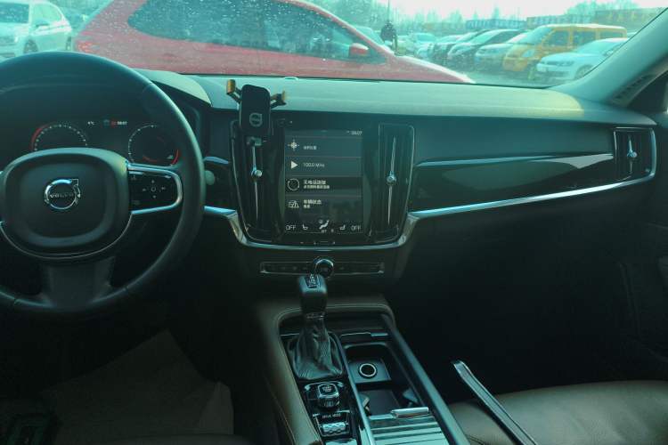 Used Volvo S90 2017 T4 Zhiyuan Edition