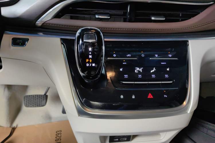 Used Buick GL8 2022 Land Cruiser Executive Class 652T Comfort Model
