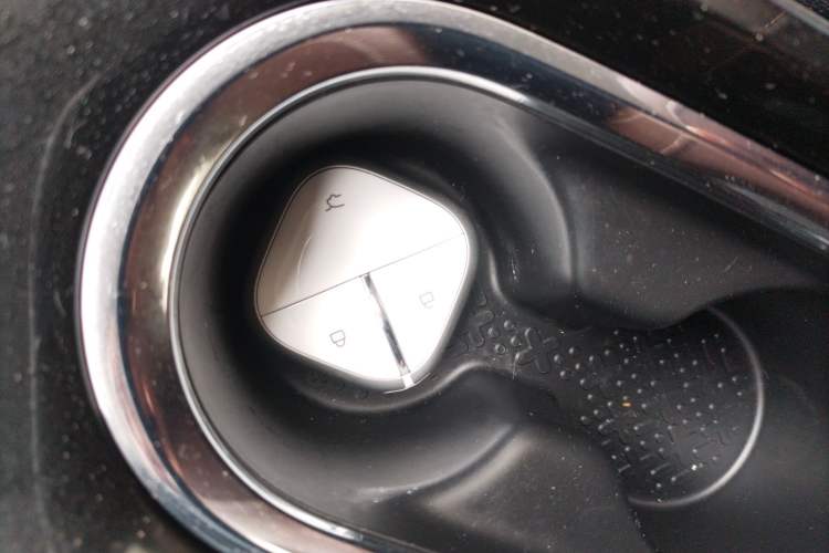 TDK.VehicleDetails.img