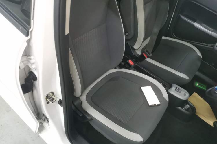 Used ORA Black Cat 2022 Updated Version 301 km Cute Pet Edition Lithium Iron Phosphate