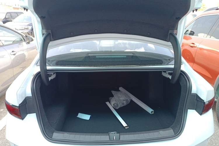 Used BYD Qin PLUS 2025 DM-i Smart Drive 55KM Leading Model
