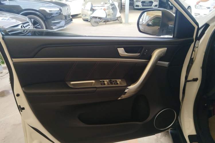 Used Haval M6 2018 Revised Version 1.5T DCT Two-Wheel Drive Elite Edition
