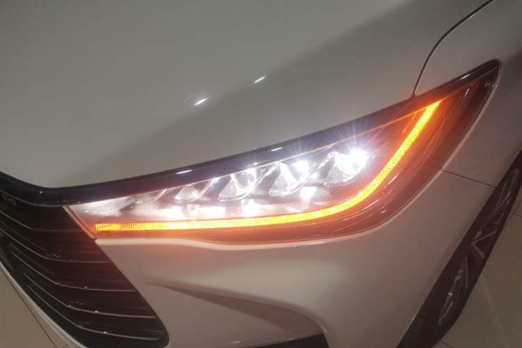 Used BYD Song MAX 2019 1.5T Automatic Smart Connect Ruiyi Sunroof Model 7 Seats China VI Standard
